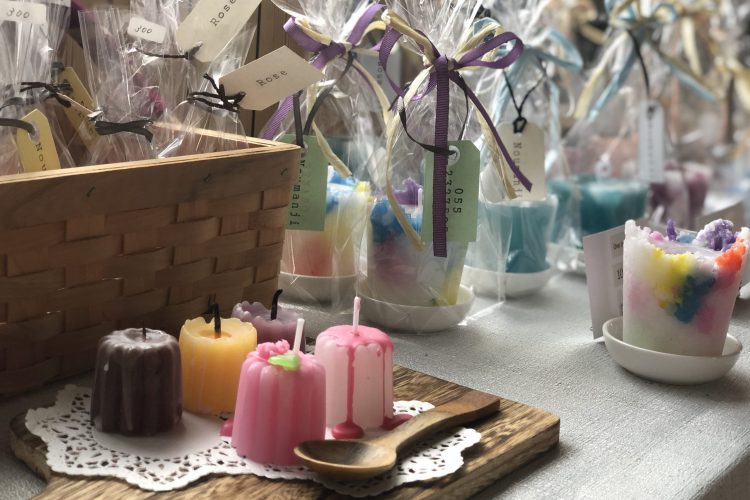 スイーツ的な雰囲気の寺キャンドル(山梨県甲府市の能満寺オリジナル)